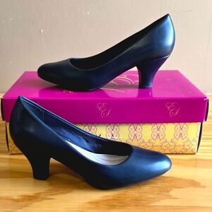 Easy Street Fabulous Navy Blue Round Toe Pumps Kitten Heels Womens 5M Classic